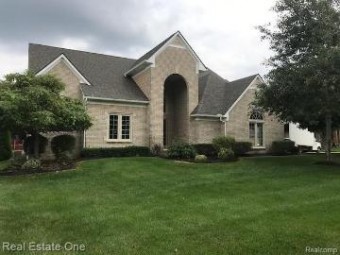 37899 Mckenzie Farmington Hills, MI 48331