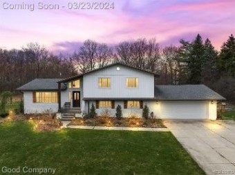 4948 Meadowbrook Lane Lake Orion, MI 48359