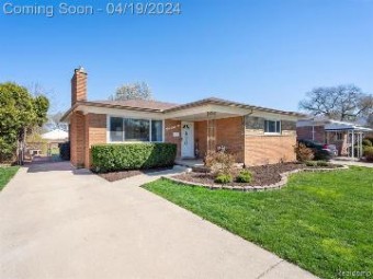 22111 Violet Street Saint Clair Shores, MI 48082