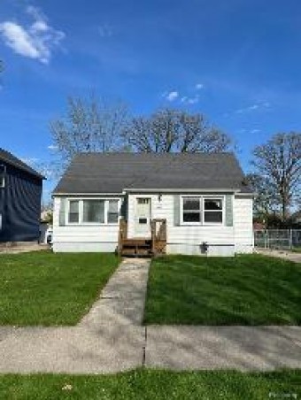 2446 Bacon Avenue Berkley, MI 48072