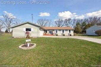 1180 Alice Drive Lapeer, MI 48446