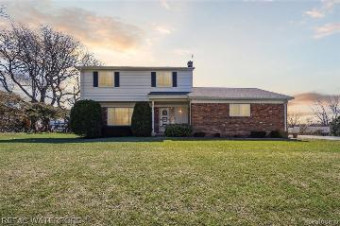 3052 Tina Marie Drive Waterford, MI 48329