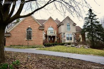 6355 Cherry Tree Rochester Hills, MI 48306