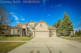 21797 Summerfield Drive Macomb, MI 48044