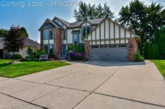 41832 Pond View Drive Sterling Heights, MI 48314