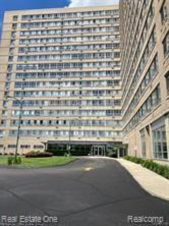 8900 E Jefferson Avenue #907 Detroit, MI 48214