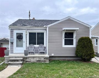 22939 California Street Saint Clair Shores, MI 48080