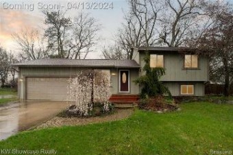 3895 Hillcrest Highland, MI 48356