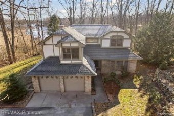 9099 Honey Locust Way Brighton, MI 48116