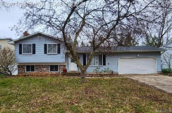 326 Cedarwood Drive Flushing, MI 48433