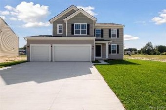 54438 Heron Cirlce Chesterfield Township, MI 48047