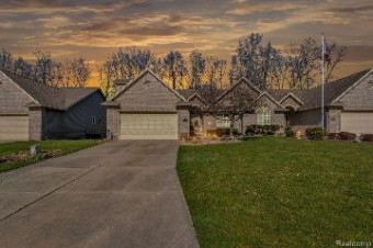 2064 Crystal Wood Trail Flushing, MI 48433