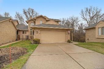 22070 River Ridge Trail Farmington Hills, MI 48335