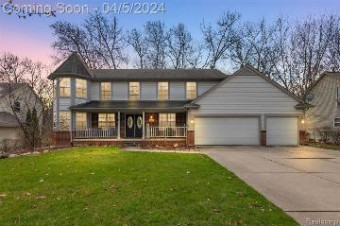 2107 Deer Run Trail Waterford, MI 48329