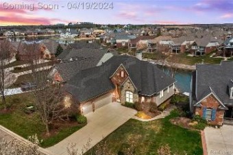 10745 Cliffview Drive South Lyon, MI 48178