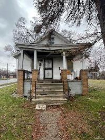 15114 Saratoga Street Detroit, MI 48205