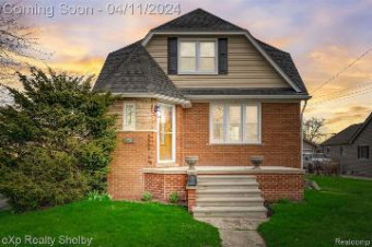 22393 Maple Street Saint Clair Shores, MI 48081