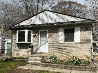 20759 Woodward Street Clinton Township, MI 48035