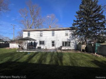 26 Turrill Avenue N Lapeer, MI 48446