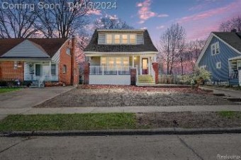 23470 Geneva Street Oak Park, MI 48237