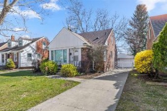 8138 Hazelton Street Dearborn Heights, MI 48127