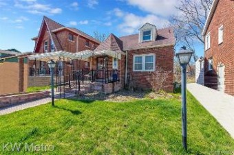 5581 Eastlawn Street Detroit, MI 48213