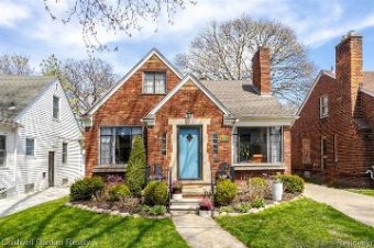 414 Lothrop Road Grosse Pointe Farms, MI 48236