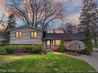 3815 Pomeroy Avenue Waterford, MI 48329