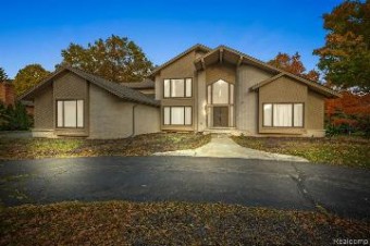 334 Sycamore Court Bloomfield Hills, MI 48302