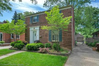 1741 Brys Drive Grosse Pointe Woods, MI 48236