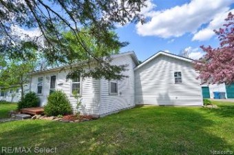 415 Harden Street Holly, MI 48442