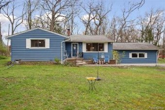 256 Doremus Avenue Waterford, MI 48328