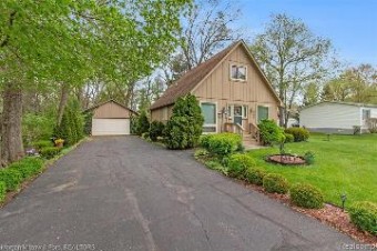 211 Lakeside Drive Howell, MI 48843