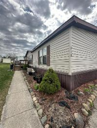 213 Jacob Lapeer, MI 48446