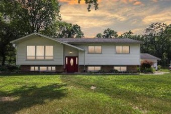 30 Warren Avenue Hillsdale, MI 49242