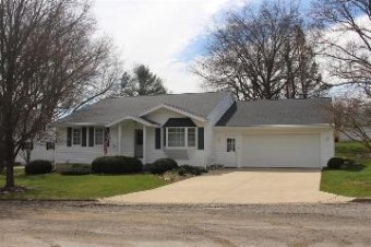 304 Scenic Drive Hillsdale, MI 49242