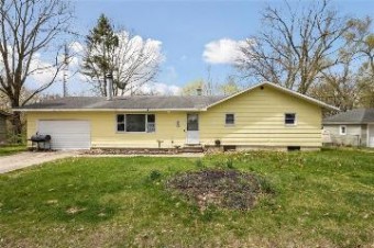 4158 S Pleasant Drive Hillsdale, MI 49242