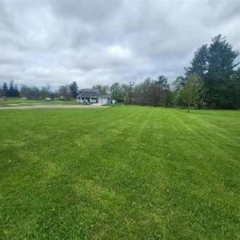 24 Hunting Trail Avenue Quincy, MI 49082