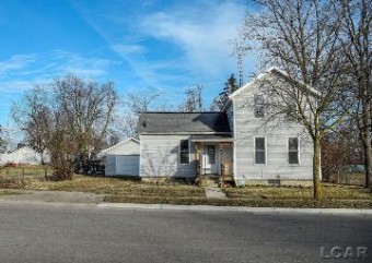 637 Oak Adrian, MI 49221