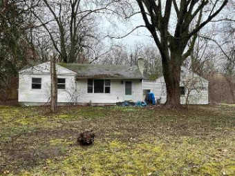 7718 Secor Lambertville, MI 48144