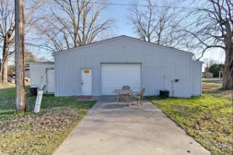 47520 Jefferson Chesterfield Township, MI 48047