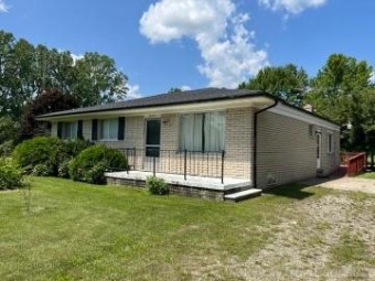 25471 30 Mile Lenox, MI 48050