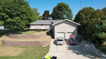 609 S Rainbow Clare, MI 48617