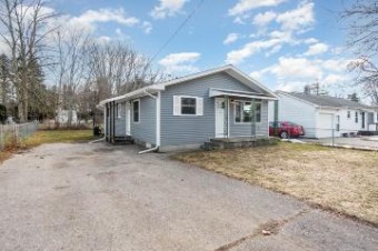 523 S Kaiser Pinconning, MI 48650