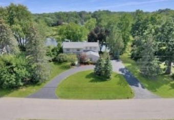 2707 Lake Charnwood Troy, MI 48098