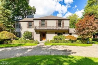 279 Vincennes Grosse Pointe Farms, MI 48236