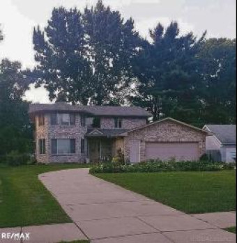 6075 Stacy Sterling Heights, MI 48314