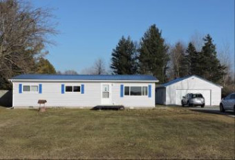 4154 N Mackinaw Pinconning, MI 48650