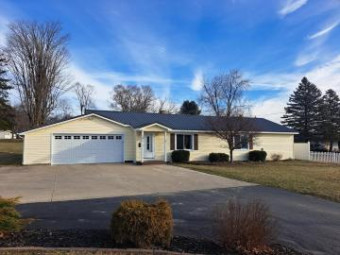 141 E Ludington Farwell, MI 48622