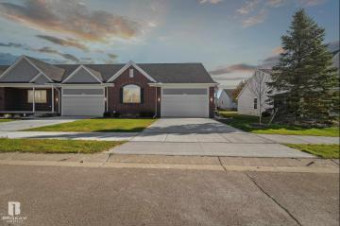 1438 Lincoln Lapeer, MI 48446